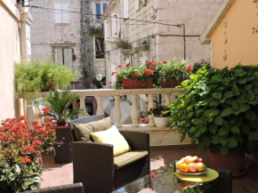 Отель Apartments & Rooms Trogir Stars FREE PARKING  Трогир